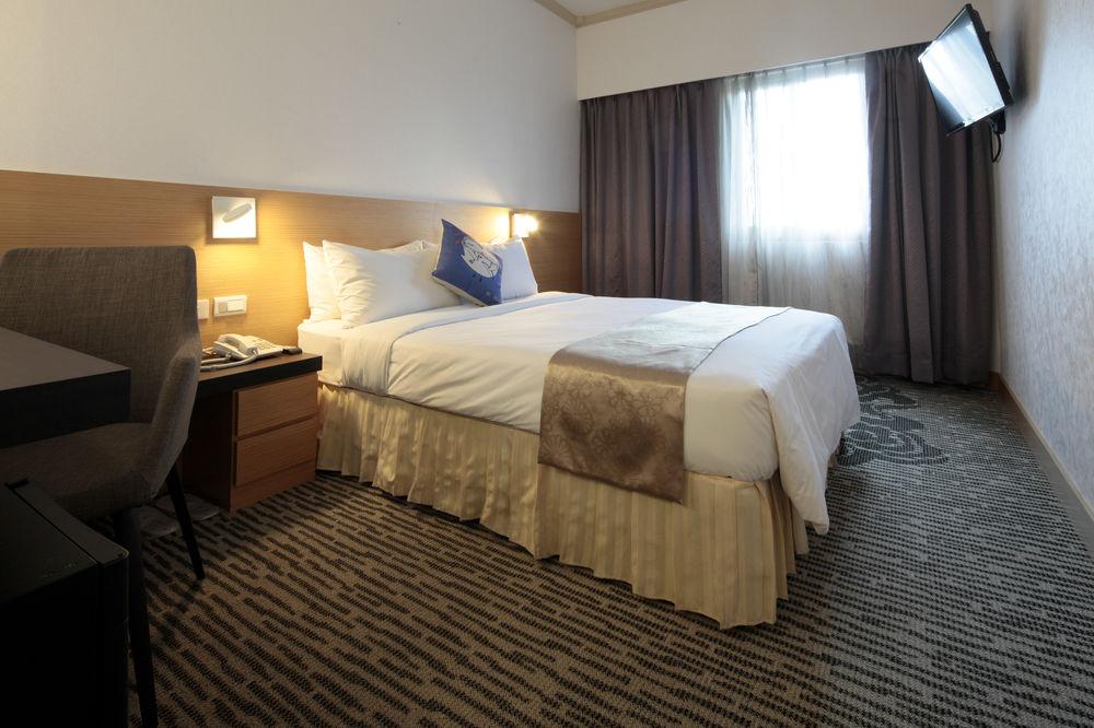 Lincoln Hotel Tainan Extérieur photo