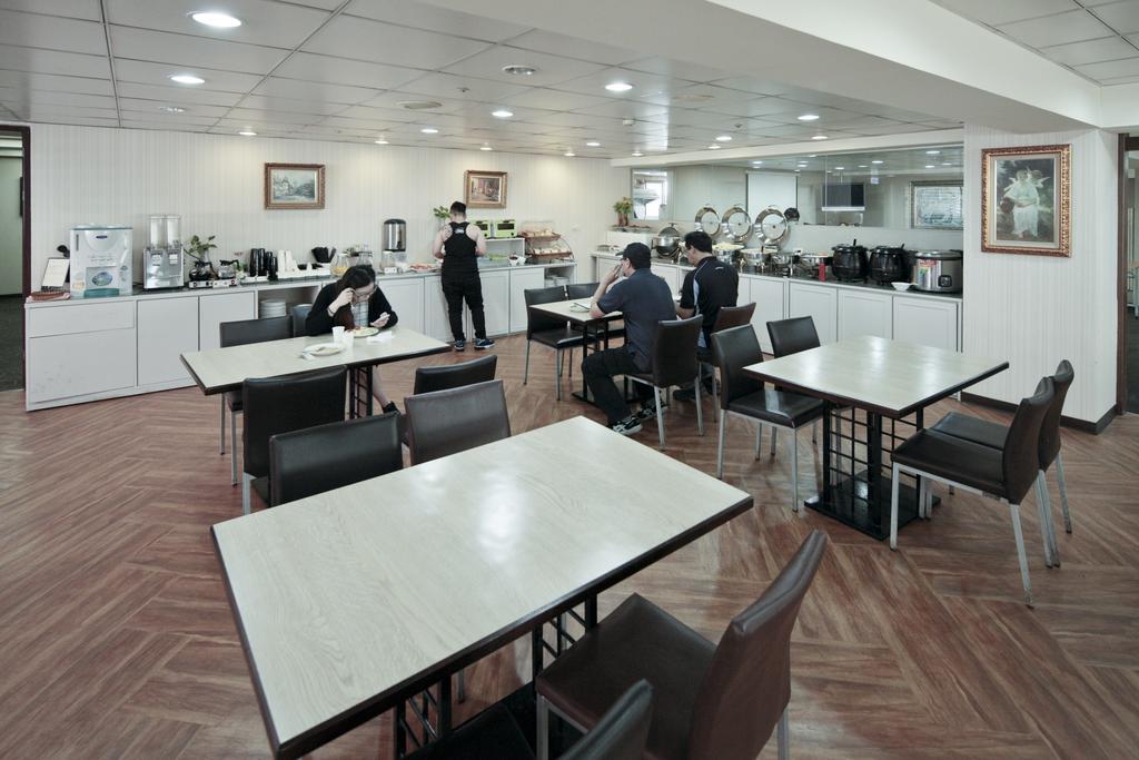 Lincoln Hotel Tainan Extérieur photo