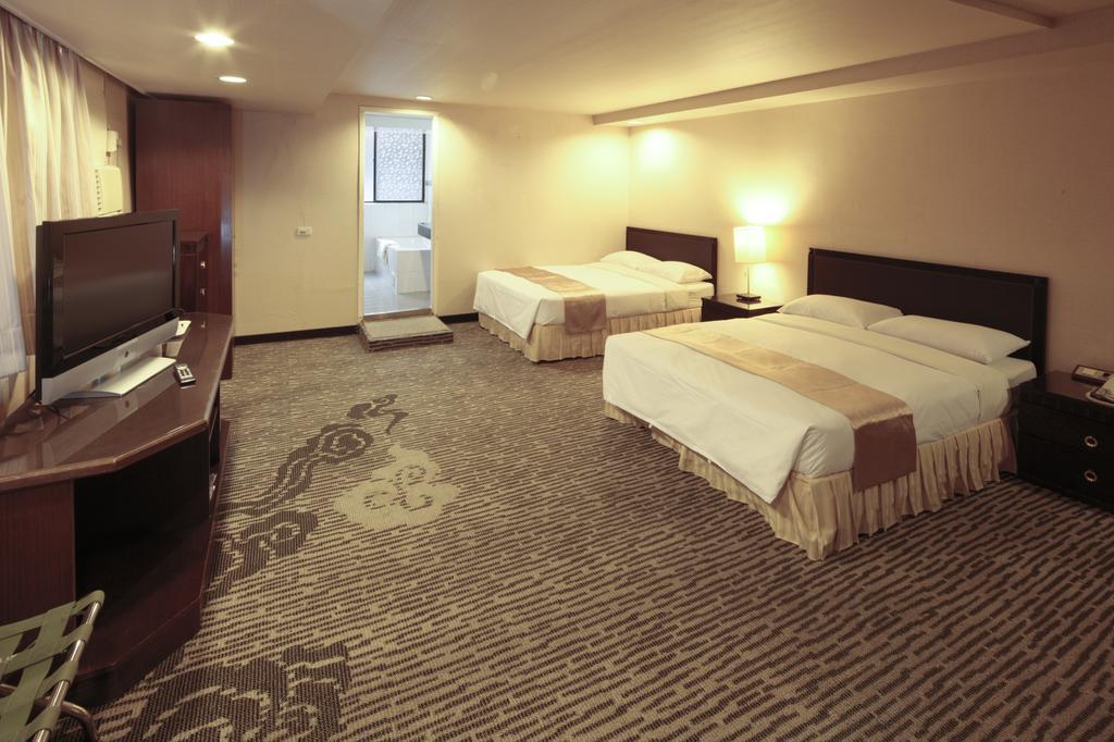 Lincoln Hotel Tainan Extérieur photo