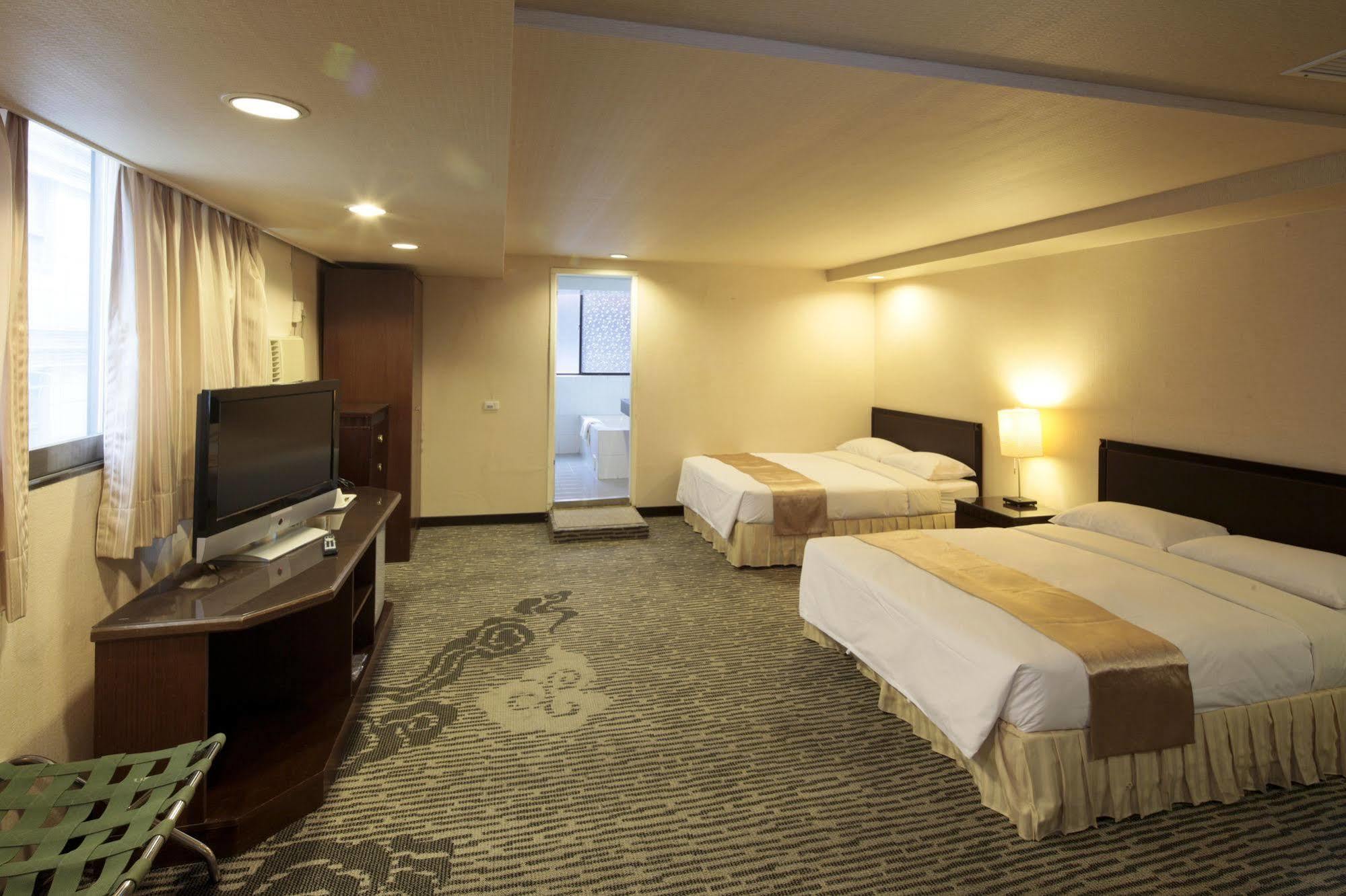 Lincoln Hotel Tainan Extérieur photo