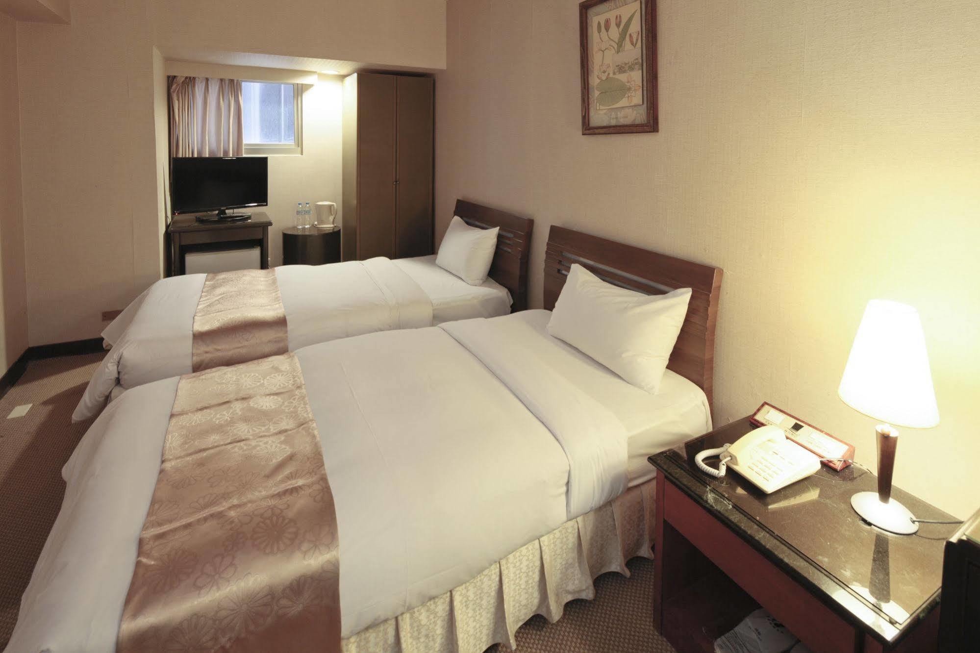 Lincoln Hotel Tainan Extérieur photo